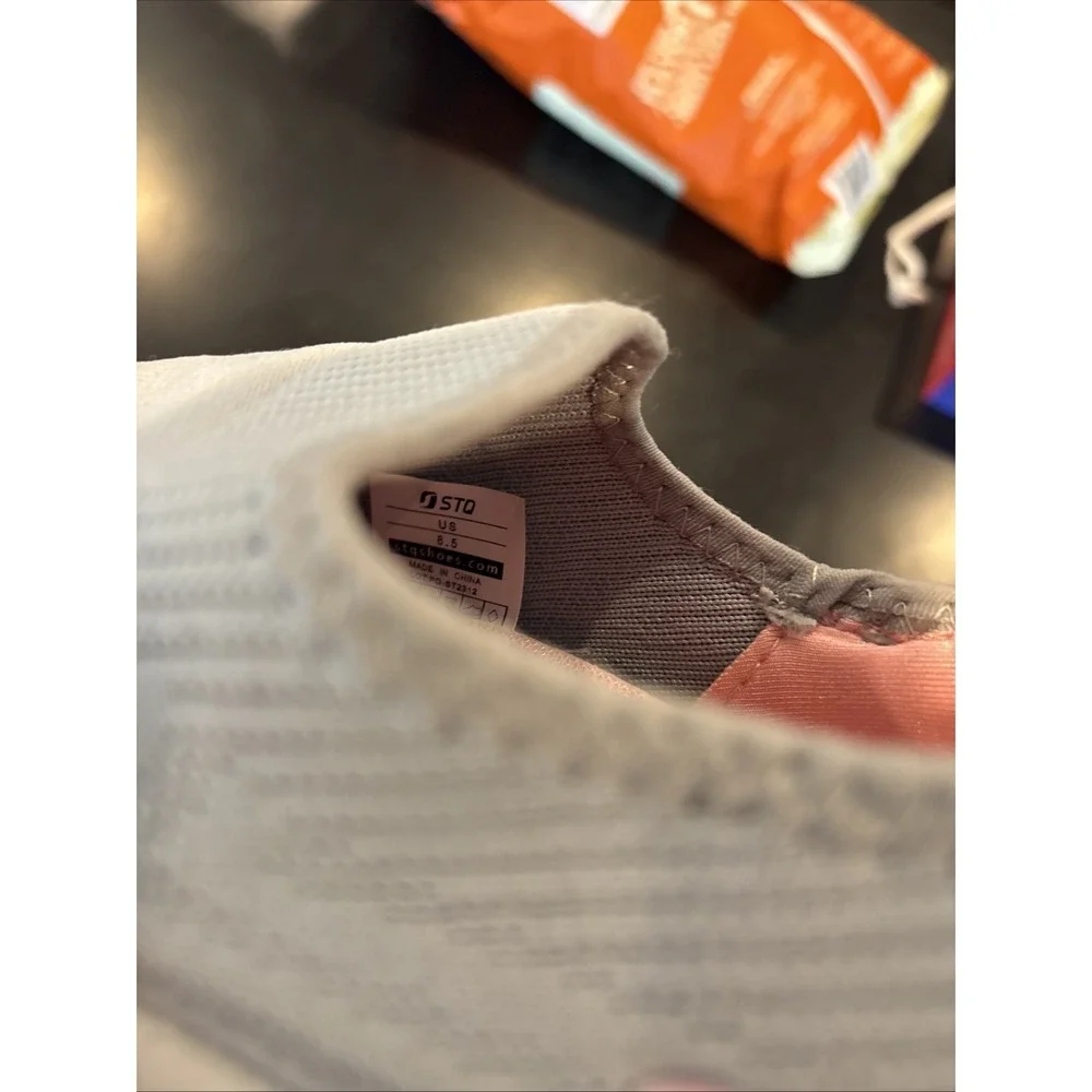 STQ Slip-on Women's Sz 8.5 Walking Shoes w/ Arch Support Memory Foam Gray/Pink